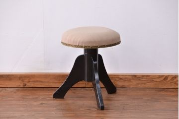 アンティーク家具　アンティーク かわいいデザインの回転スツール(丸椅子、イス)