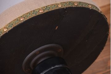 アンティーク家具　アンティーク かわいいデザインの回転スツール(丸椅子、イス)