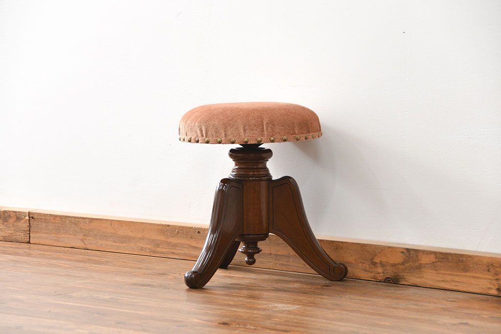 アンティーク家具　アンティーク 古い木のかわいい回転スツール(丸椅子、丸イス)