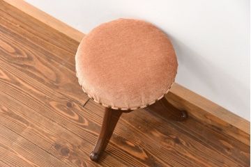 アンティーク家具　アンティーク 古い木のかわいい回転スツール(丸椅子、丸イス)