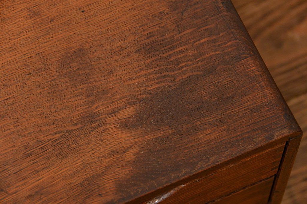 アンティーク家具　アンティーク 古いナラ材の両面使いの四段小引き出し