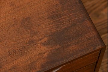 アンティーク家具　アンティーク 古いナラ材の両面使いの四段小引き出し