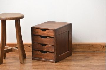 アンティーク家具　アンティーク 古いナラ材の両面使いの四段小引き出し