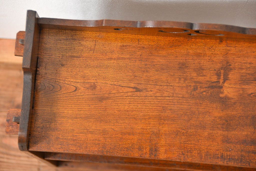 アンティーク家具　アンティーク 古い栓材の小さなかわいい本棚(飾り棚、ブックシェルフ)