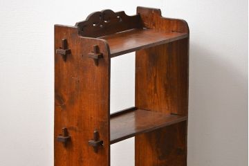 アンティーク家具　アンティーク 古い栓材の小さなかわいい本棚(飾り棚、ブックシェルフ)