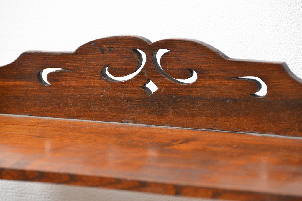 アンティーク家具　アンティーク 古い栓材の小さなかわいい本棚(飾り棚、ブックシェルフ)