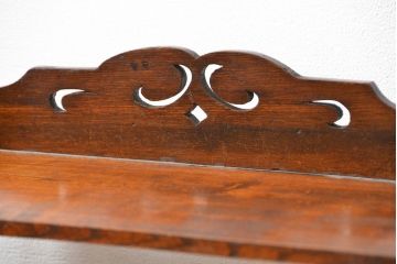 アンティーク家具　アンティーク 古い栓材の小さなかわいい本棚(飾り棚、ブックシェルフ)