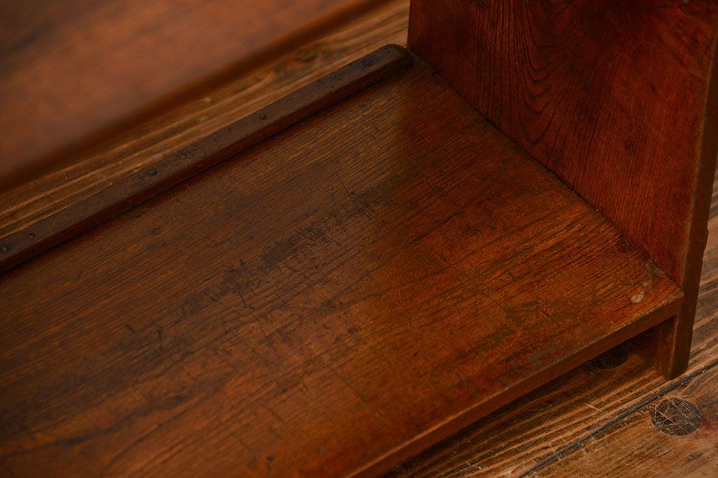 アンティーク家具　アンティーク 古い栓材の小さなかわいい本棚(飾り棚、ブックシェルフ)