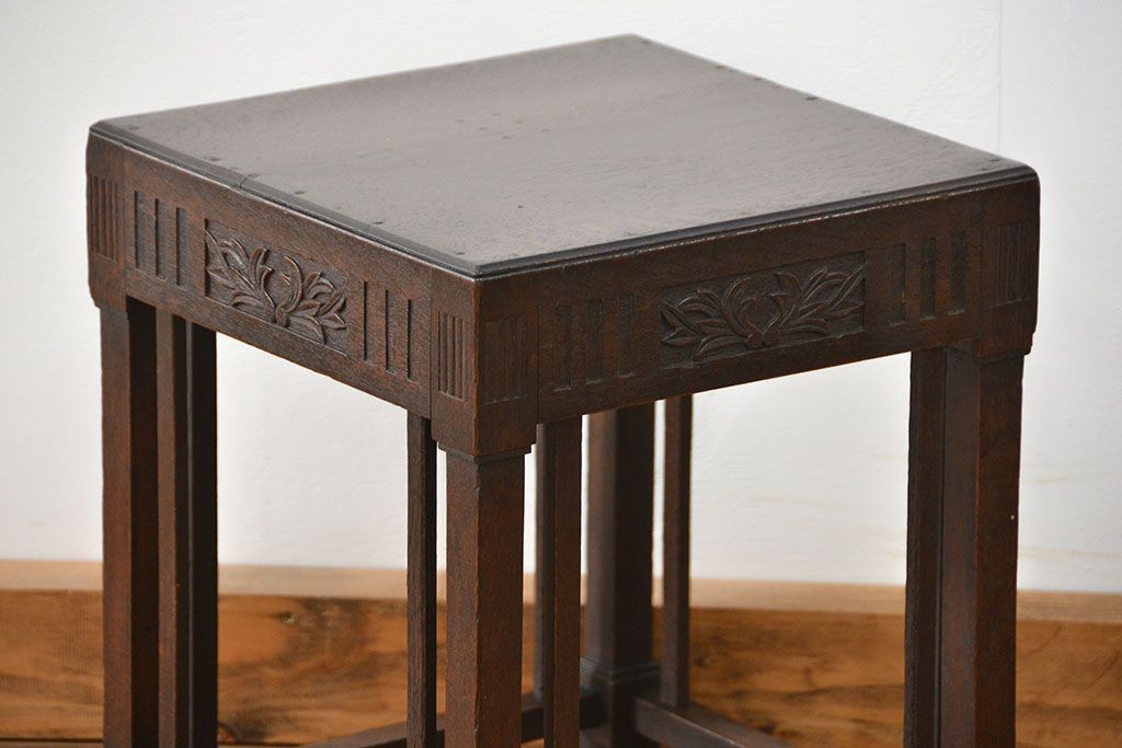 アンティーク雑貨　大正ロマン 古いナラ材の小振りで上品な花台(サイドテーブル)