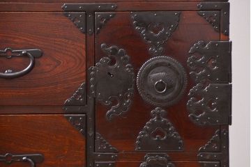 アンティーク家具　古民具・骨董 上手物!漆のキレイな前面欅材玉杢 二段重ね仙台箪笥