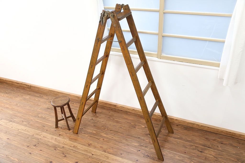 昭和レトロ 古いナラ材の大きな木製脚立(ステップ、ラダー)
