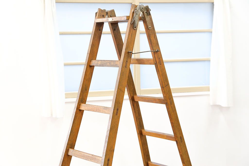 昭和レトロ 古いナラ材の大きな木製脚立(ステップ、ラダー)
