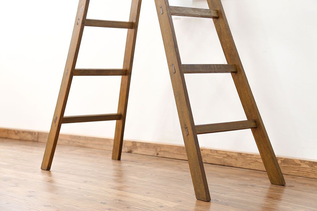 昭和レトロ 古いナラ材の大きな木製脚立(ステップ、ラダー)