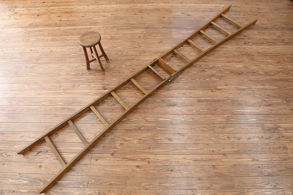 昭和レトロ 古いナラ材の大きな木製脚立(ステップ、ラダー)