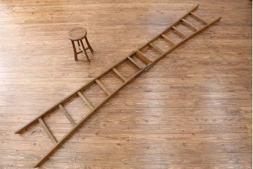 昭和レトロ 古いナラ材の大きな木製脚立(ステップ、ラダー)