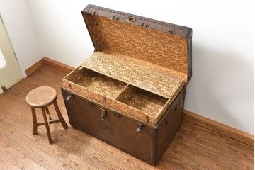 イギリスアンティーク 使い込まれた大きな船トランク