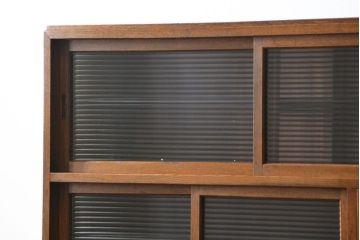 ヴィンテージ家具　1960年代 かわいいデザインのビンテージ食器棚(アンティーク、モールガラス、食器棚、収納棚)