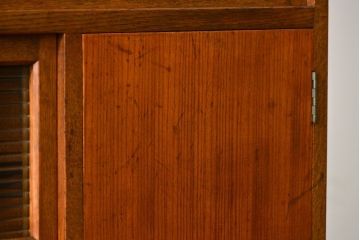 ヴィンテージ家具　1960年代 かわいいデザインのビンテージ食器棚(アンティーク、モールガラス、食器棚、収納棚)