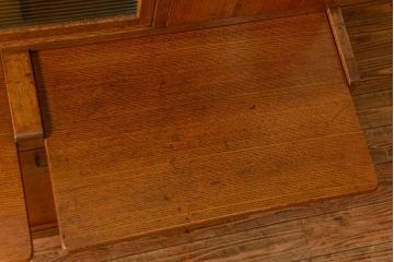 ヴィンテージ家具　1960年代 かわいいデザインのビンテージ食器棚(アンティーク、モールガラス、食器棚、収納棚)