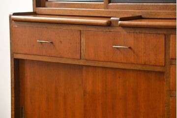 ヴィンテージ家具　1960年代 かわいいデザインのビンテージ食器棚(アンティーク、モールガラス、食器棚、収納棚)