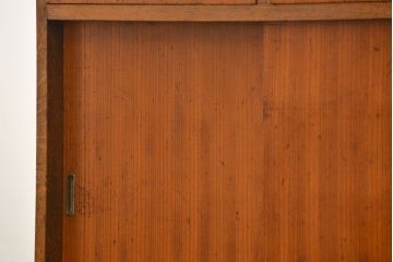 ヴィンテージ家具　1960年代 かわいいデザインのビンテージ食器棚(アンティーク、モールガラス、食器棚、収納棚)