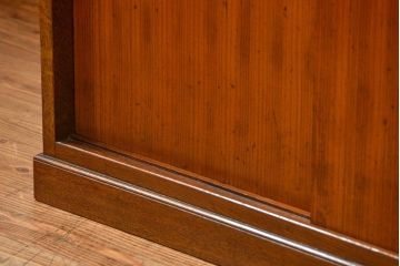 ヴィンテージ家具　1960年代 かわいいデザインのビンテージ食器棚(アンティーク、モールガラス、食器棚、収納棚)