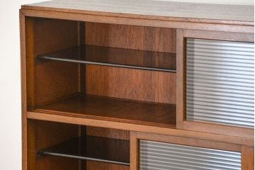 ヴィンテージ家具　1960年代 かわいいデザインのビンテージ食器棚(アンティーク、モールガラス、食器棚、収納棚)