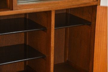 ヴィンテージ家具　1960年代 かわいいデザインのビンテージ食器棚(アンティーク、モールガラス、食器棚、収納棚)