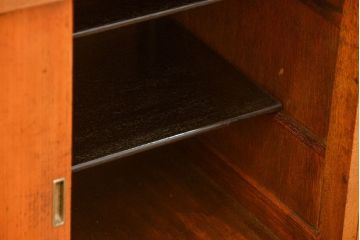 ヴィンテージ家具　1960年代 かわいいデザインのビンテージ食器棚(アンティーク、モールガラス、食器棚、収納棚)