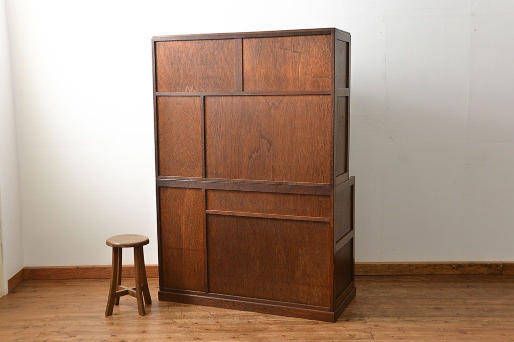 ヴィンテージ家具　1960年代 かわいいデザインのビンテージ食器棚(アンティーク、モールガラス、食器棚、収納棚)