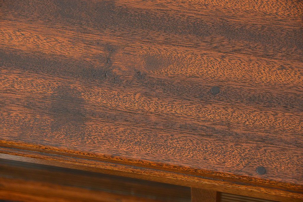 ヴィンテージ家具　1960年代 かわいいデザインのビンテージ食器棚(アンティーク、モールガラス、食器棚、収納棚)