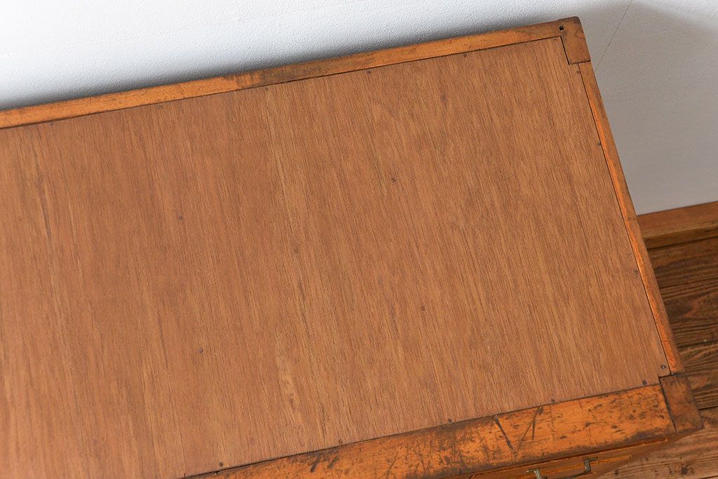 アンティーク家具　アンティーク 古いブナ材の脚付き引き出し収納棚(サイドキャビネット、チェスト、ドロワー)