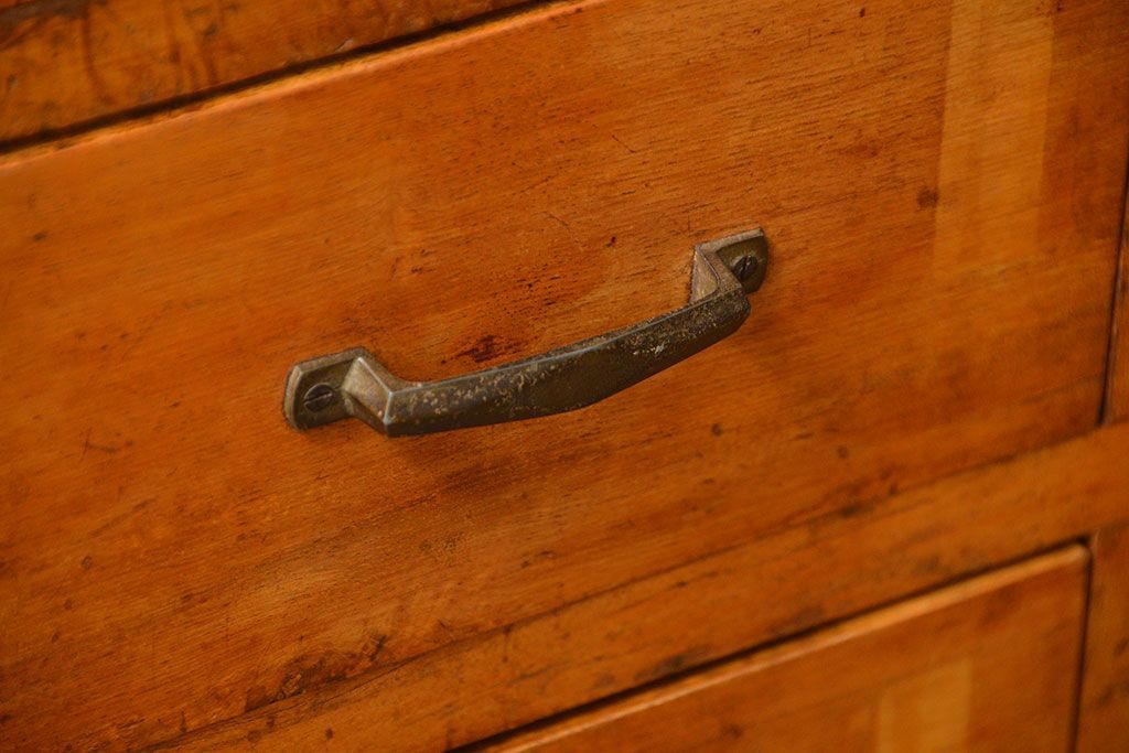 アンティーク家具　アンティーク 古いブナ材の脚付き引き出し収納棚(サイドキャビネット、チェスト、ドロワー)