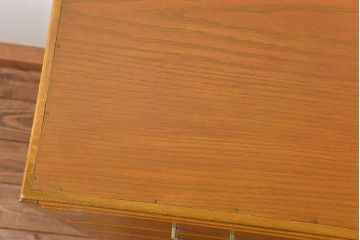 レトロ家具　昭和レトロ シンプルなデザインの縦型チェスト(引き出し、ドロワー)