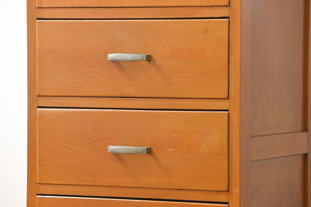 レトロ家具　昭和レトロ シンプルなデザインの縦型チェスト(引き出し、ドロワー)