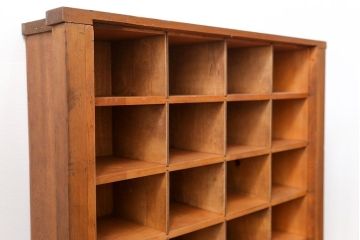 レトロ家具　昭和レトロ 1970年代　小振りな壁掛けマス目棚(飾り棚、ウォールラック)