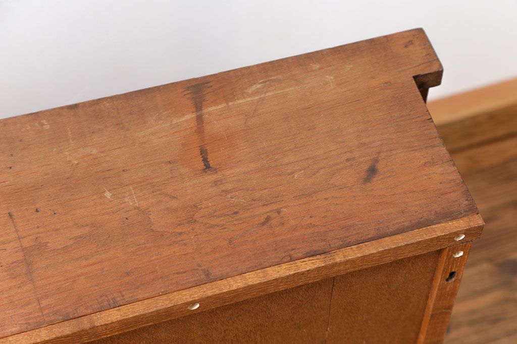 レトロ家具　昭和レトロ 1970年代　小振りな壁掛けマス目棚(飾り棚、ウォールラック)