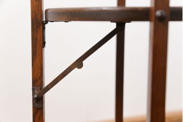 アンティーク家具　イギリスアンティーク オーク材　折り畳み式の小さな飾り棚(花台、スモールシェルフ、ケーキスタンド)