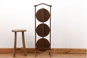 アンティーク家具　イギリスアンティーク オーク材　折り畳み式の小さな飾り棚(花台、スモールシェルフ、ケーキスタンド)