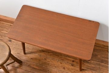 レトロ家具　アンティーク 天板一枚板!古材を使ったレトロなスクエア型センターテーブル(小)(1)