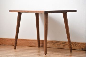 レトロ家具　アンティーク 天板一枚板!古材を使ったレトロなスクエア型センターテーブル(小)(1)