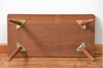 レトロ家具　アンティーク 天板一枚板!古材を使ったレトロなスクエア型センターテーブル(小)(1)