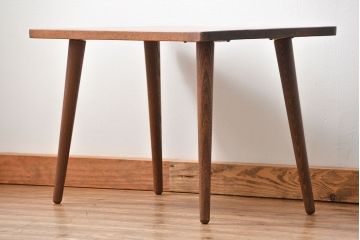 レトロ家具　ラフジュ工房オリジナル 天板一枚板!古材を使ったレトロなスクエア型センターテーブル(小)(2)