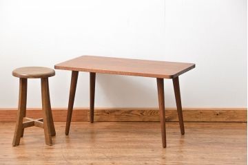 レトロ家具　昭和レトロ 天板一枚板!古材を使ったレトロなスクエア型アンティークセンターテーブル