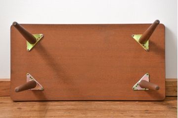 レトロ家具　昭和レトロ 天板一枚板!古材を使ったレトロなスクエア型アンティークセンターテーブル