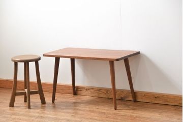 レトロ家具　ラフジュ工房オリジナル 天板一枚板!古材を使ったレトロなスクエア型センターテーブル(小)(4)