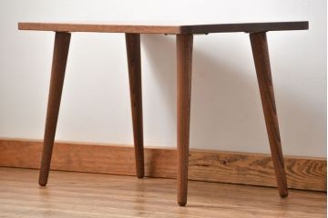 レトロ家具　ラフジュ工房オリジナル 天板一枚板!古材を使ったレトロなスクエア型センターテーブル(小)(4)