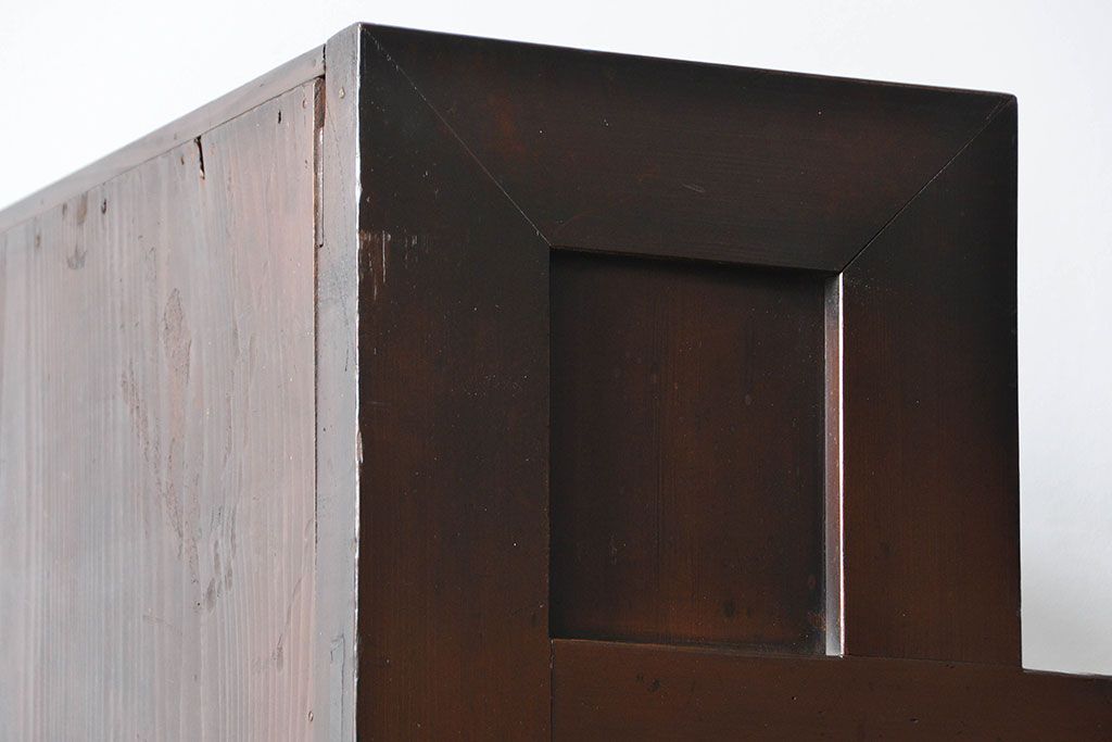 アンティーク家具　古民具・骨董 使い込まれた重厚な薄型階段箪笥(箱階段)