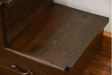 アンティーク家具　古民具・骨董 使い込まれた重厚な薄型階段箪笥(箱階段)