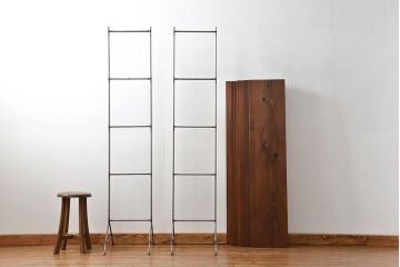 ラフジュオリジナル　アイアンの薄型飾り棚【小】(1)(陳列棚、アイアンラック)